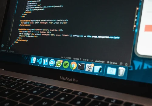 Aplicativos e Sistemas Personalizados: Vantagem Competitiva para Empresas